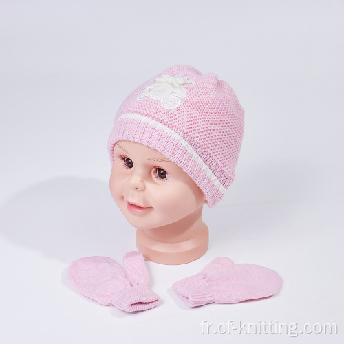 Chapeau tricoté personnalisé et gants tricotés pour bébé